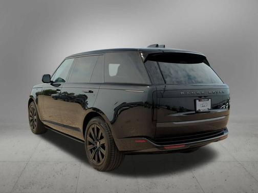 2025 Land Rover Range Rover P400 SE 7 Seat