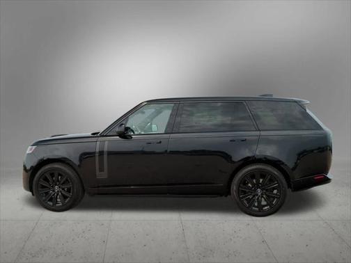 2025 Land Rover Range Rover P400 SE 7 Seat