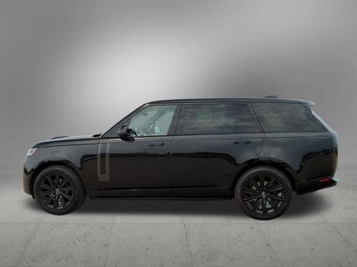 2025 Land Rover Range Rover P400 SE 7 Seat