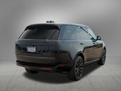 2025 Land Rover Range Rover P400 SE 7 Seat