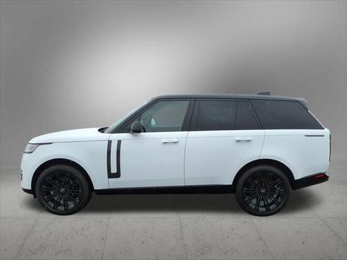 2025 Land Rover Range Rover P400 SE