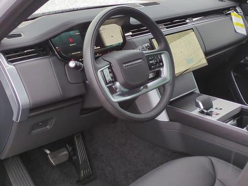 2025 Land Rover Range Rover P400 SE