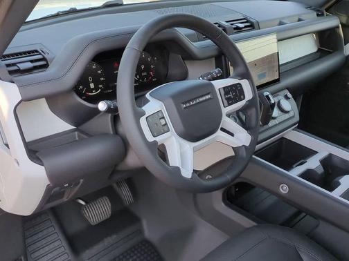 2025 Land Rover Defender P400 S