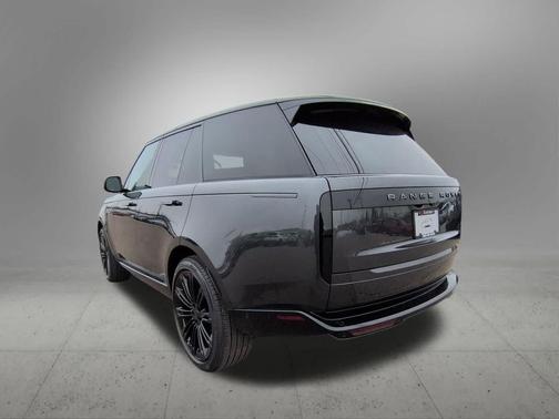 2026 Land Rover Range Rover SE