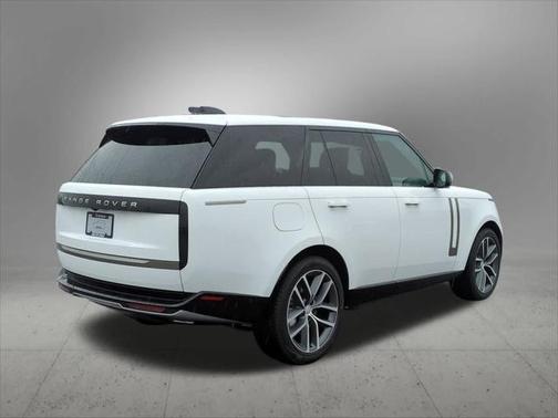 2025 Land Rover Range Rover P550e SE
