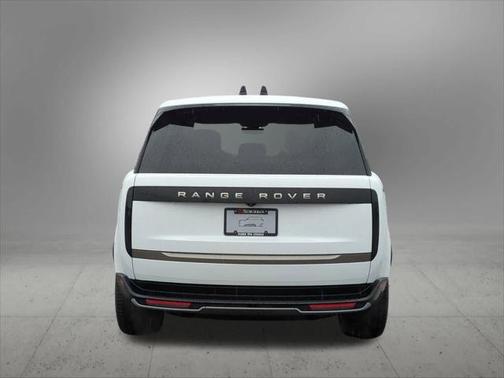 2025 Land Rover Range Rover P550e SE