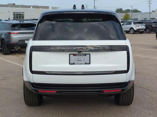 2025 Land Rover Range Rover P400 SE 7 Seat