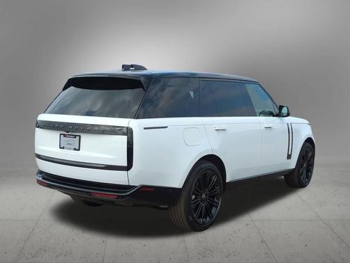 2025 Land Rover Range Rover P400 SE 7 Seat
