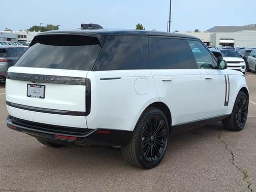 2025 Land Rover Range Rover P400 SE 7 Seat