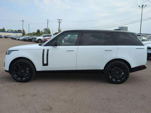2025 Land Rover Range Rover P400 SE 7 Seat