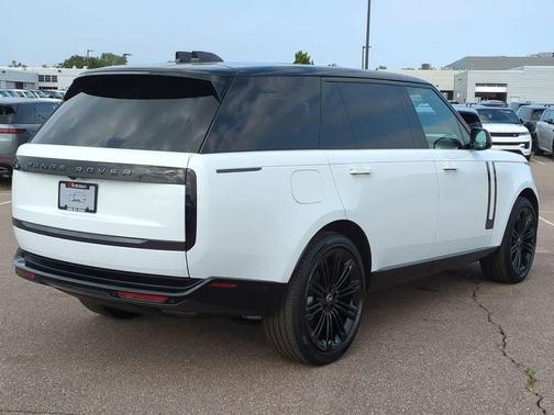 2025 Land Rover Range Rover P400 SE 7 Seat