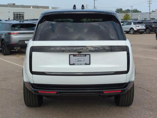 2025 Land Rover Range Rover P400 SE 7 Seat