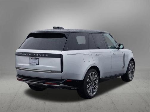 2025 Land Rover Range Rover P530 SE