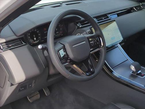 2026 Land Rover Range Rover Velar Dynamic SE