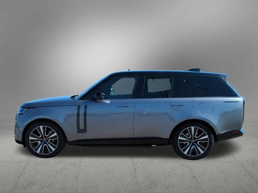 2025 Land Rover Range Rover P550e SE