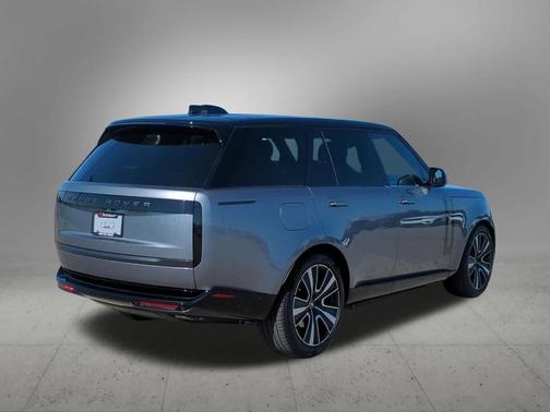 2025 Land Rover Range Rover P550e SE