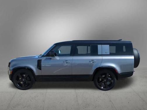2024 Land Rover Defender P400 X-Dynamic SE