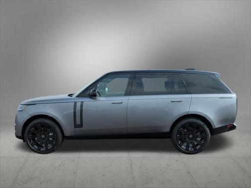 2025 Land Rover Range Rover P400 SE 7 Seat