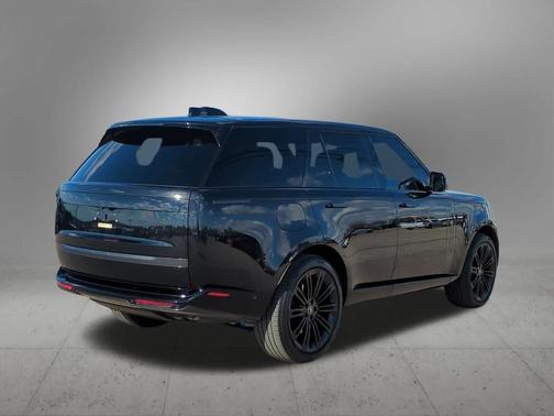 2025 Land Rover Range Rover P530 SE