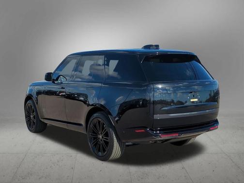 2025 Land Rover Range Rover P530 SE