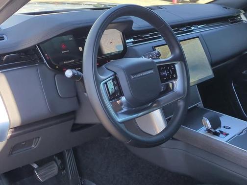 2025 Land Rover Range Rover P530 SE