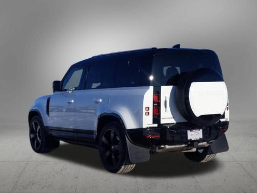 2025 Land Rover Defender P400 X-Dynamic SE