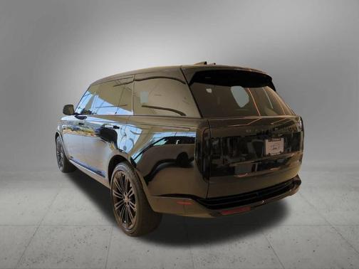 2025 Land Rover Range Rover P530 SE 7 Seat