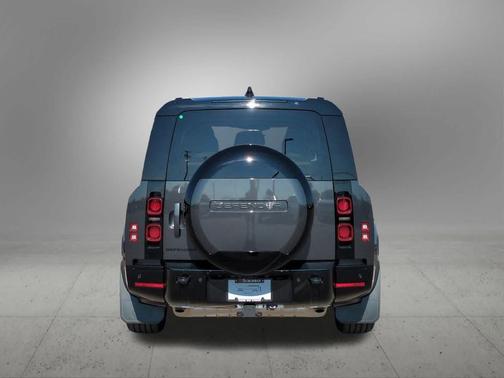 2025 Land Rover Defender P400 X-Dynamic SE