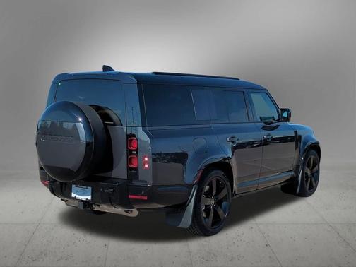 2025 Land Rover Defender P400 X-Dynamic SE