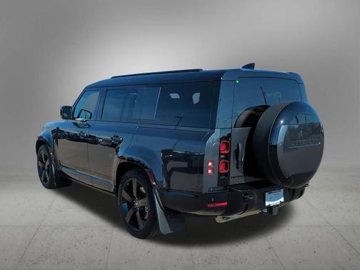 2025 Land Rover Defender P400 X-Dynamic SE