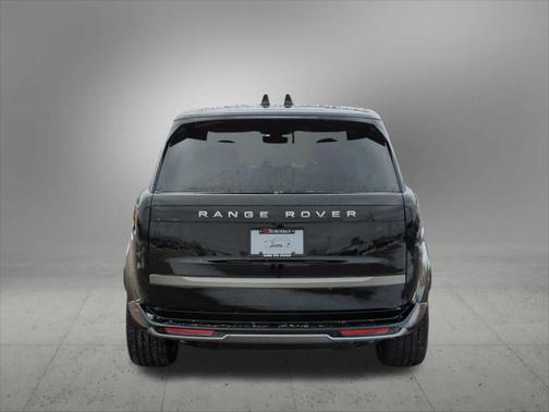 2025 Land Rover Range Rover P550e SE