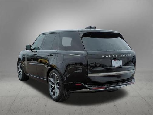 2025 Land Rover Range Rover P550e SE