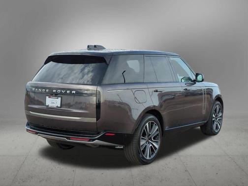 2025 Land Rover Range Rover P400 SE