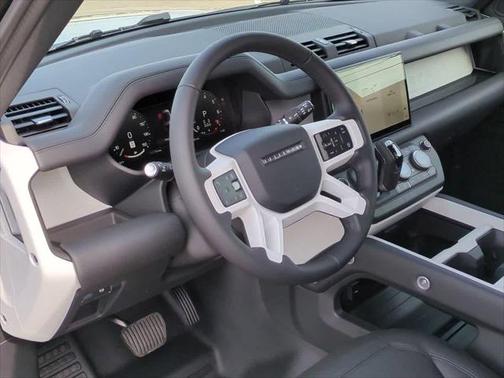 2025 Land Rover Defender P400 X-Dynamic SE