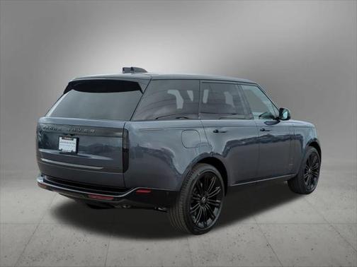 2025 Land Rover Range Rover P530 SE