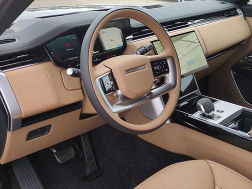 2025 Land Rover Range Rover P530 SE