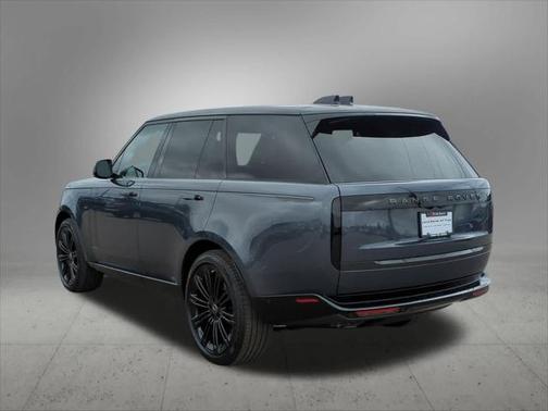 2025 Land Rover Range Rover P530 SE