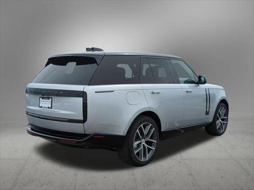 2025 Land Rover Range Rover P550e SE