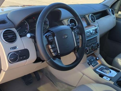 2016 Land Rover LR4 Base