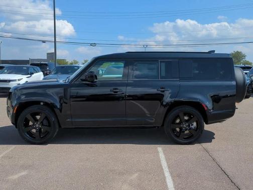 2025 Land Rover Defender P400 X-Dynamic SE