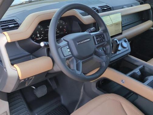 2025 Land Rover Defender P400 X-Dynamic SE