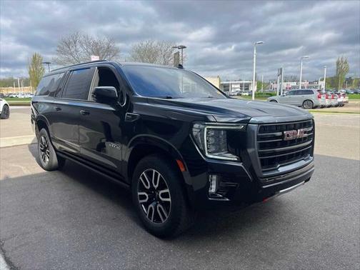 2022 GMC Yukon XL AT4