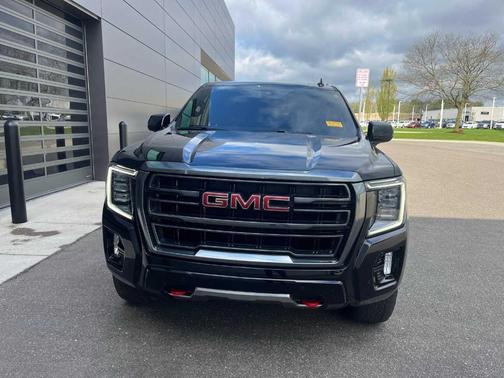 2022 GMC Yukon XL AT4
