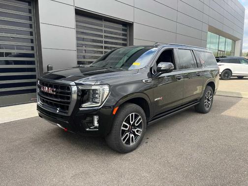 2022 GMC Yukon XL AT4