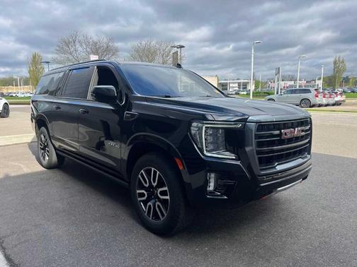 2022 GMC Yukon XL AT4