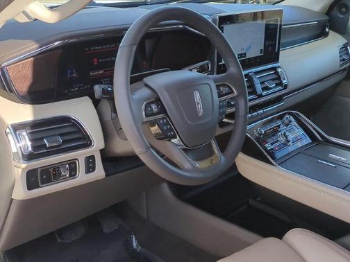 2023 Lincoln Navigator L Reserve