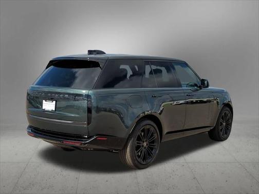 2025 Land Rover Range Rover P530 SE