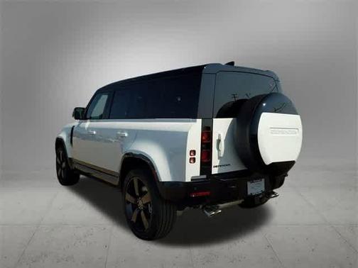 2025 Land Rover Defender P500 X-Dynamic SE