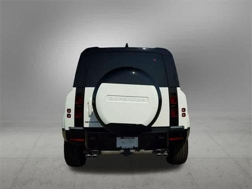 2025 Land Rover Defender P500 X-Dynamic SE
