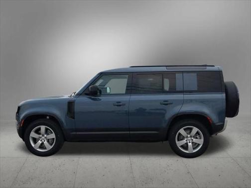 2025 Land Rover Defender P400 S